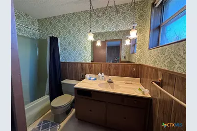 2742 W Kingsbury Street, Seguin, TX 78155 - Photo 12