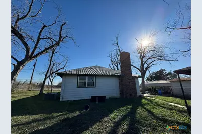 2742 W Kingsbury Street, Seguin, TX 78155 - Photo 2