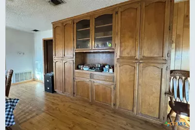 2742 W Kingsbury Street, Seguin, TX 78155 - Photo 8