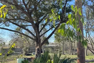 2742 W Kingsbury St, Seguin, TX 78155 - Photo 22