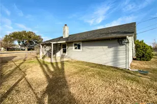 210 Robertstown Rd, Copperas Cove, TX 76522 - Photo 6