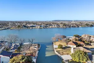 300 Bridgepoint Dr, Kingsland, TX 78639 - Photo 4