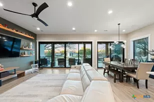 300 Bridgepoint Dr, Kingsland, TX 78639 - Photo 10