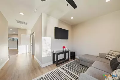 300 Bridgepoint Drive, Kingsland, TX 78639 - Photo 26