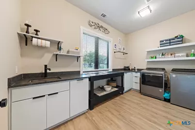 300 Bridgepoint Drive, Kingsland, TX 78639 - Photo 34