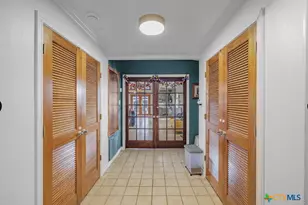 404 Glen Oaks Ln, Cuero, TX 77954 - Photo 8