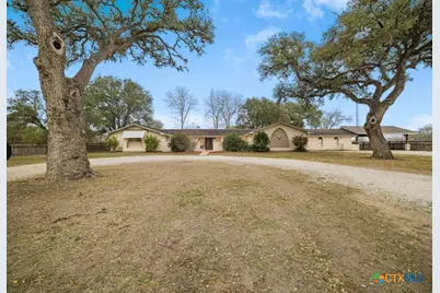 404 Glen Oaks Ln, Cuero, TX 77954 - Photo 1