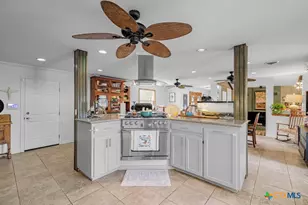 404 Glen Oaks Ln, Cuero, TX 77954 - Photo 6