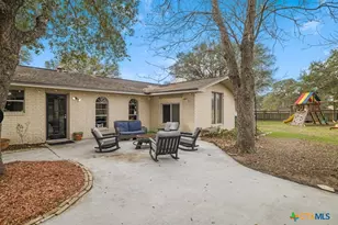 404 Glen Oaks Ln, Cuero, TX 77954 - Photo 30