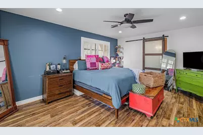 404 Glen Oaks Ln, Cuero, TX 77954 - Photo 18