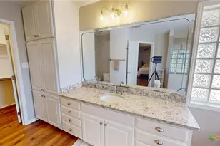 1371 Fannin Oaks Dr, Victoria, TX 77905 - Photo 18