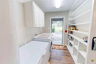 1371 Fannin Oaks Dr, Victoria, TX 77905 - Photo 8