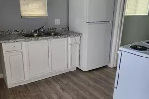 1309 S 3rd St, Temple, TX 76504 - Photo 2