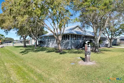 612 W Jackson Avenue, Port O'Connor, TX 77982 - Photo 32