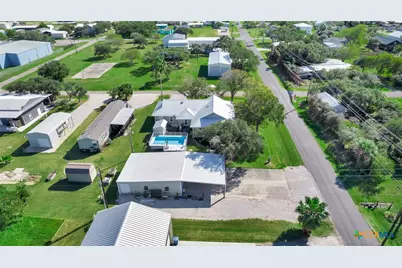 612 W Jackson Avenue, Port O'Connor, TX 77982 - Photo 10
