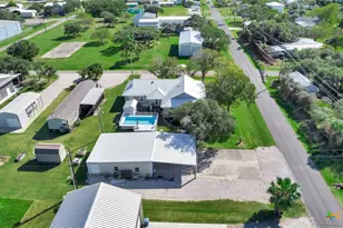 612 W Jackson Ave, Port O'Connor, TX 77982 - Photo 10