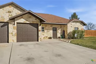 230 Navarro Xing, Seguin, TX 78155 - Photo 4