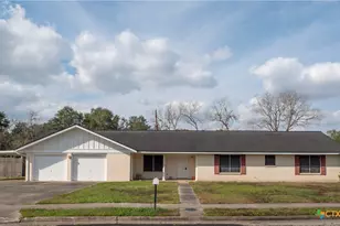 301 Birchwood Dr, Victoria, TX 77901 - Photo 1