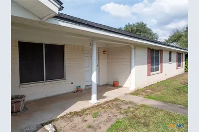 301 Birchwood Drive, Victoria, TX 77901 - Photo 6