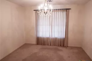 301 Birchwood Dr, Victoria, TX 77901 - Photo 16