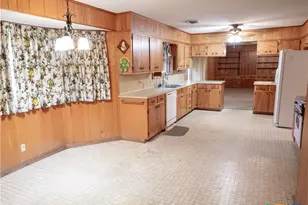 301 Birchwood Dr, Victoria, TX 77901 - Photo 14