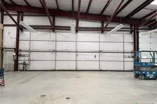 442 Tailwind Dr, Seguin, TX 78155 - Photo 32