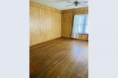 302 W French Street, Cuero, TX 77954 - Photo 12