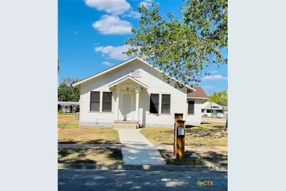 302 W French Street, Cuero, TX 77954 - Photo 2