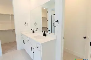 1005 Easy Gruene, New Braunfels, TX 78130 - Photo 6