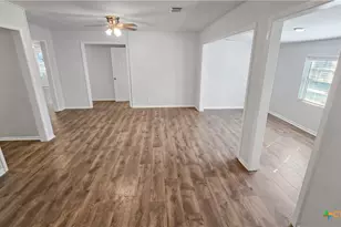 1717 E Mesquite Ln, Victoria, TX 77901 - Photo 18