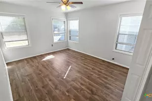 1717 E Mesquite Ln, Victoria, TX 77901 - Photo 12