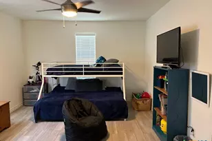 907 E 3rd St, Lampasas, TX 76550 - Photo 4