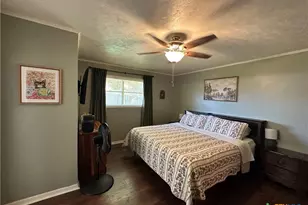 103 Oxford St, Victoria, TX 77904 - Photo 10