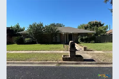 103 Oxford Street, Victoria, TX 77904 - Photo 1
