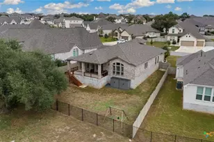 422 Bridle Trl, New Braunfels, TX 78132 - Photo 32