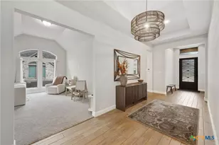 422 Bridle Trl, New Braunfels, TX 78132 - Photo 4