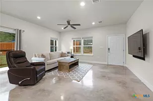 446 W Overlook Dr, Canyon Lake, TX 78133 - Photo 12