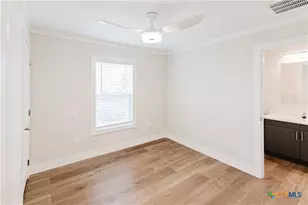 404 Bridge St, Cuero, TX 77954 - Photo 16