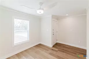 404 Bridge St, Cuero, TX 77954 - Photo 12