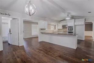 303 Turtle Rock Dr, Victoria, TX 77904 - Photo 14