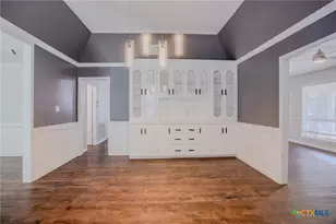 303 Turtle Rock Dr, Victoria, TX 77904 - Photo 12