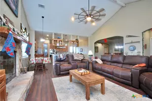 326 Co Rd 451, Waelder, TX 78959 - Photo 12