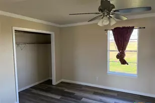 417 Lcr 318, Mart, TX 76664 - Photo 18