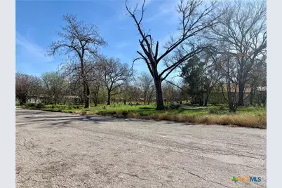 1442 N College Street, Gonzales, TX 78629 - Photo 1