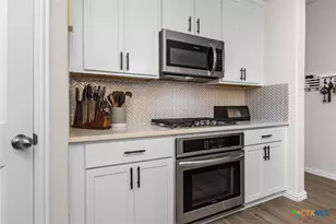 2043 Cowan Dr, New Braunfels, TX 78132 - Photo 14