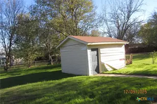 1806 Sycamore Dr, Killeen, TX 76543 - Photo 38