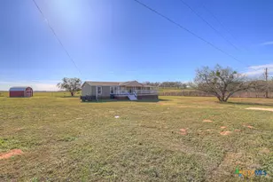 139 Angel Ln, Seguin, TX 78155 - Photo 8