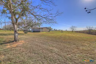 139 Angel Ln, Seguin, TX 78155 - Photo 6