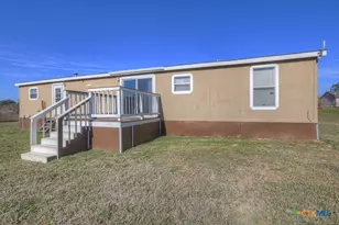 139 Angel Ln, Seguin, TX 78155 - Photo 38