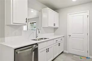 216-218 Melissa St, Bruceville Eddy, TX 76524 - Photo 12